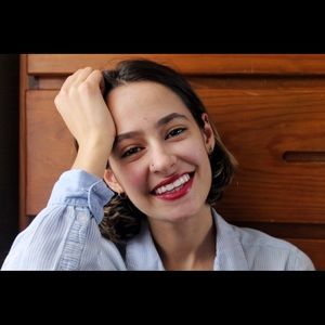 Meet your Posher, Lora